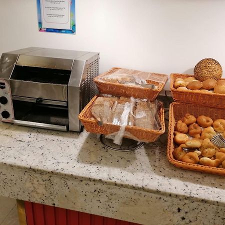 Hotel Apartments Villaggio Dei Fiori 4 Stars Luxury - Great Family Resort - Pet Friendly - With Hypermarket - Delivery Restaurant-Pizzeria - Room Breakfast With Supplement - Ultra Fast Wi-Fi - Play Area For Children - Olympic Swimming Pool - Parking กาออร์เล ภายนอก รูปภาพ