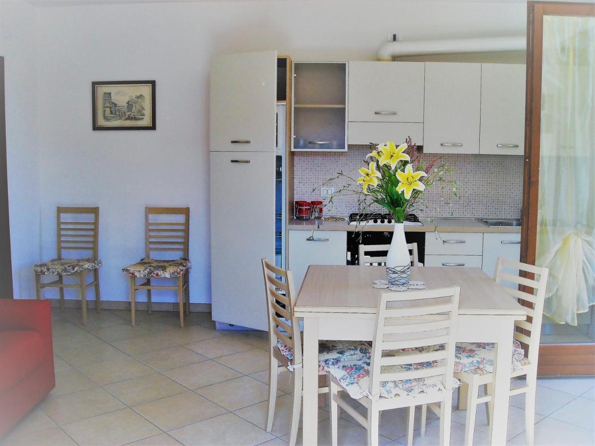 Hotel Apartments Villaggio Dei Fiori 4 Stars Luxury - Great Family Resort - Pet Friendly - With Hypermarket - Delivery Restaurant-Pizzeria - Room Breakfast With Supplement - Ultra Fast Wi-Fi - Play Area For Children - Olympic Swimming Pool - Parking กาออร์เล ภายนอก รูปภาพ