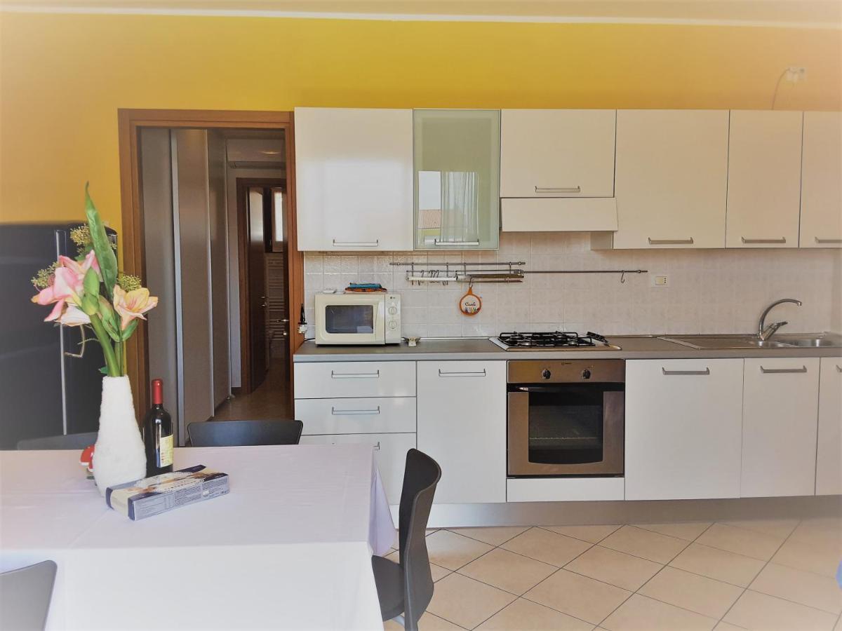 Hotel Apartments Villaggio Dei Fiori 4 Stars Luxury - Great Family Resort - Pet Friendly - With Hypermarket - Delivery Restaurant-Pizzeria - Room Breakfast With Supplement - Ultra Fast Wi-Fi - Play Area For Children - Olympic Swimming Pool - Parking กาออร์เล ภายนอก รูปภาพ