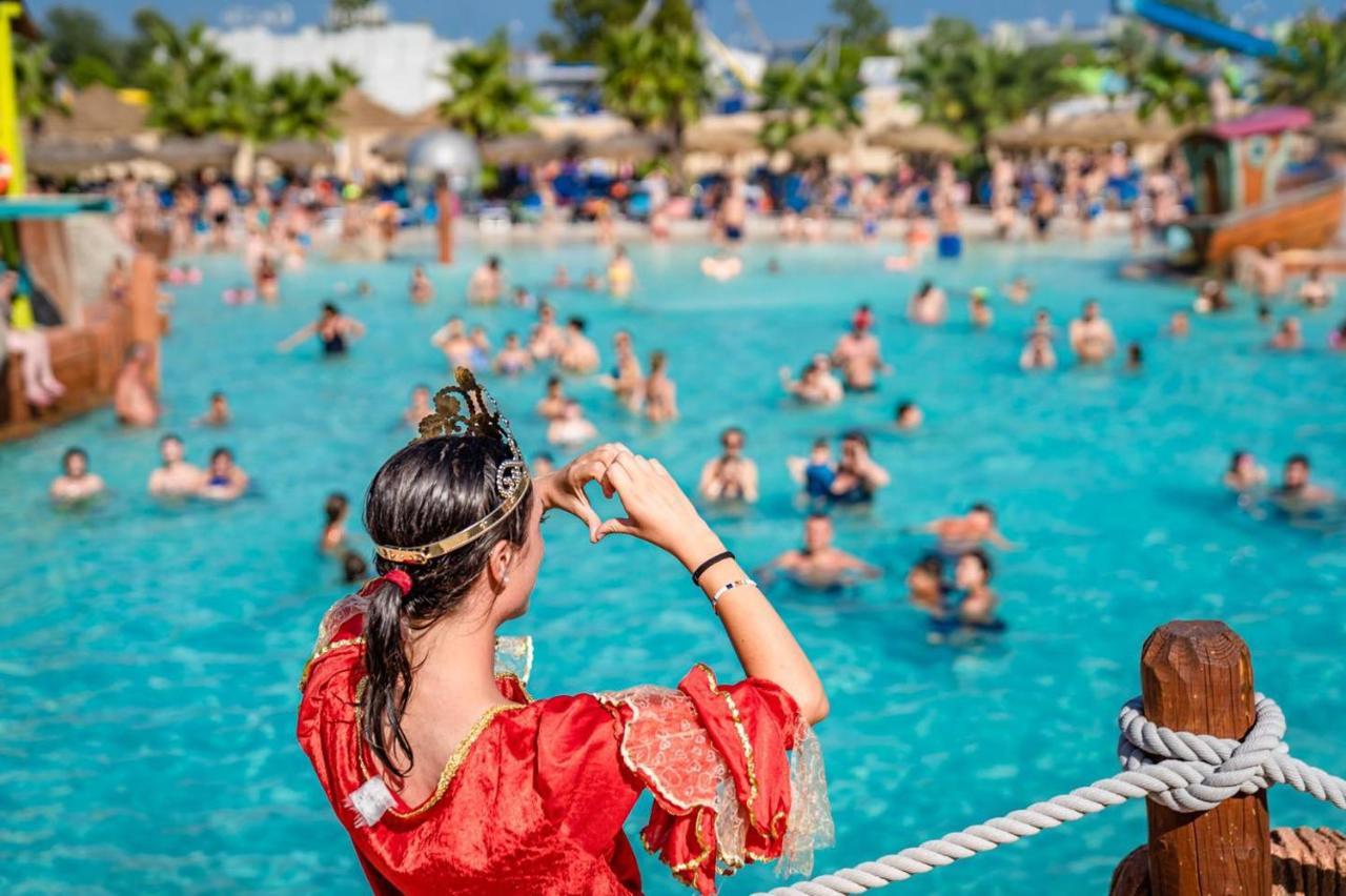 Hotel Apartments Villaggio Dei Fiori 4 Stars Luxury - Great Family Resort - Pet Friendly - With Hypermarket - Delivery Restaurant-Pizzeria - Room Breakfast With Supplement - Ultra Fast Wi-Fi - Play Area For Children - Olympic Swimming Pool - Parking กาออร์เล ภายนอก รูปภาพ
