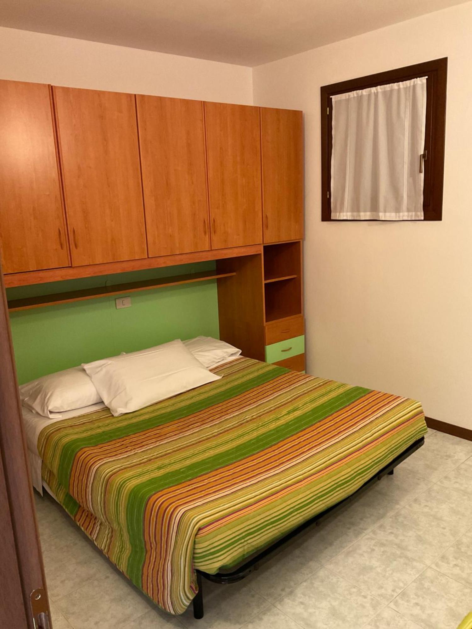 Hotel Apartments Villaggio Dei Fiori 4 Stars Luxury - Great Family Resort - Pet Friendly - With Hypermarket - Delivery Restaurant-Pizzeria - Room Breakfast With Supplement - Ultra Fast Wi-Fi - Play Area For Children - Olympic Swimming Pool - Parking กาออร์เล ภายนอก รูปภาพ