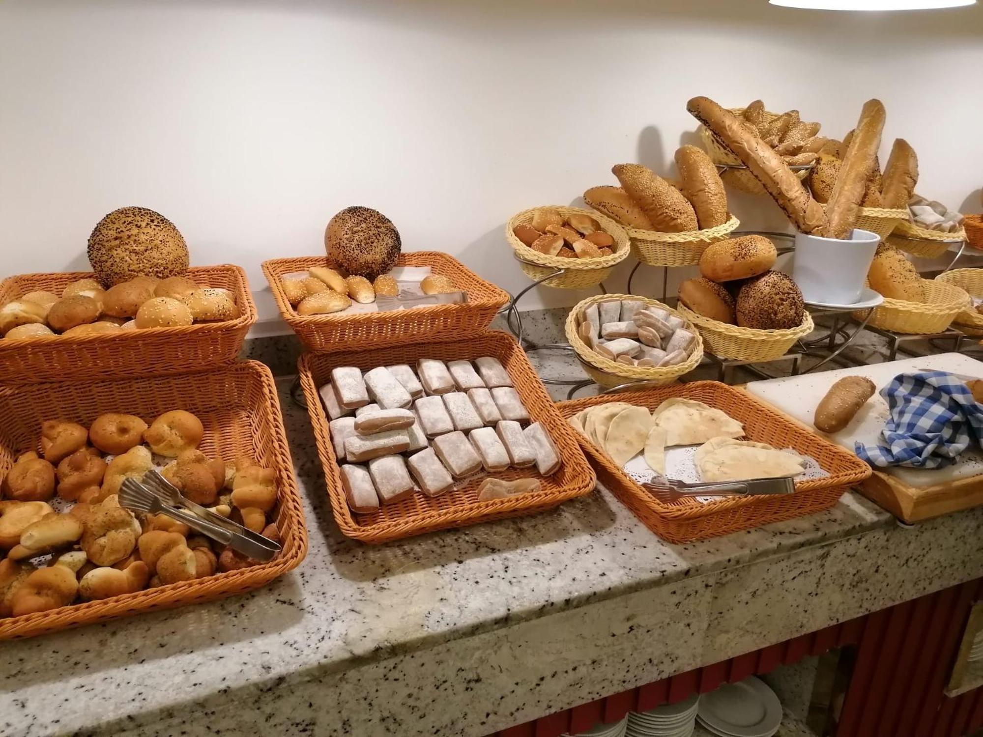 Hotel Apartments Villaggio Dei Fiori 4 Stars Luxury - Great Family Resort - Pet Friendly - With Hypermarket - Delivery Restaurant-Pizzeria - Room Breakfast With Supplement - Ultra Fast Wi-Fi - Play Area For Children - Olympic Swimming Pool - Parking กาออร์เล ภายนอก รูปภาพ