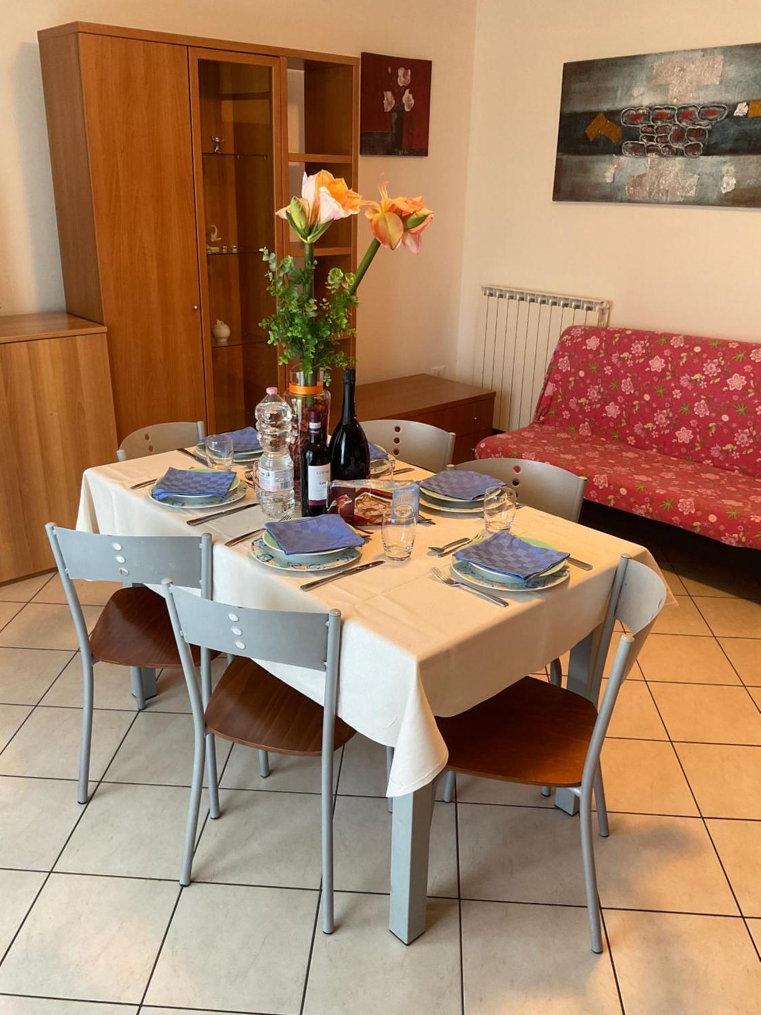 Hotel Apartments Villaggio Dei Fiori 4 Stars Luxury - Great Family Resort - Pet Friendly - With Hypermarket - Delivery Restaurant-Pizzeria - Room Breakfast With Supplement - Ultra Fast Wi-Fi - Play Area For Children - Olympic Swimming Pool - Parking กาออร์เล ภายนอก รูปภาพ