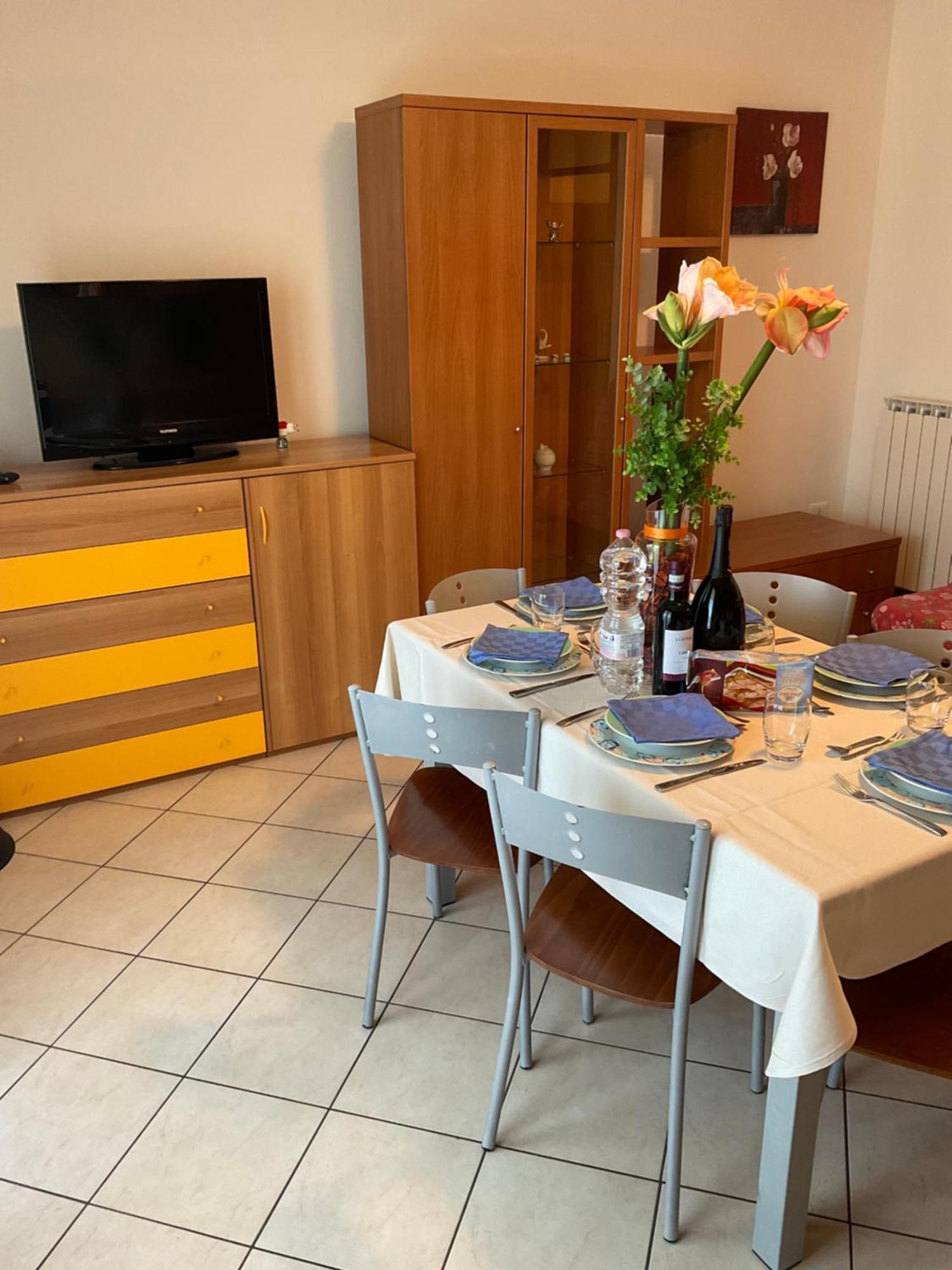 Hotel Apartments Villaggio Dei Fiori 4 Stars Luxury - Great Family Resort - Pet Friendly - With Hypermarket - Delivery Restaurant-Pizzeria - Room Breakfast With Supplement - Ultra Fast Wi-Fi - Play Area For Children - Olympic Swimming Pool - Parking กาออร์เล ภายนอก รูปภาพ