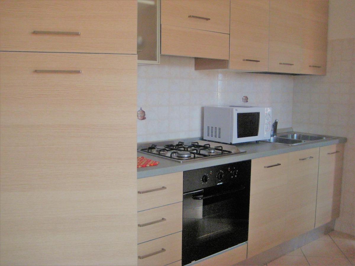 Hotel Apartments Villaggio Dei Fiori 4 Stars Luxury - Great Family Resort - Pet Friendly - With Hypermarket - Delivery Restaurant-Pizzeria - Room Breakfast With Supplement - Ultra Fast Wi-Fi - Play Area For Children - Olympic Swimming Pool - Parking กาออร์เล ภายนอก รูปภาพ